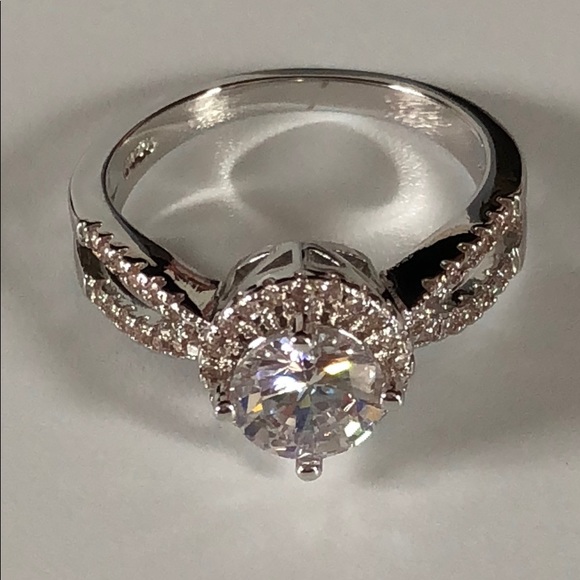 2 Carat Round Cubic Zirconia Ring - Picture 2 of 8